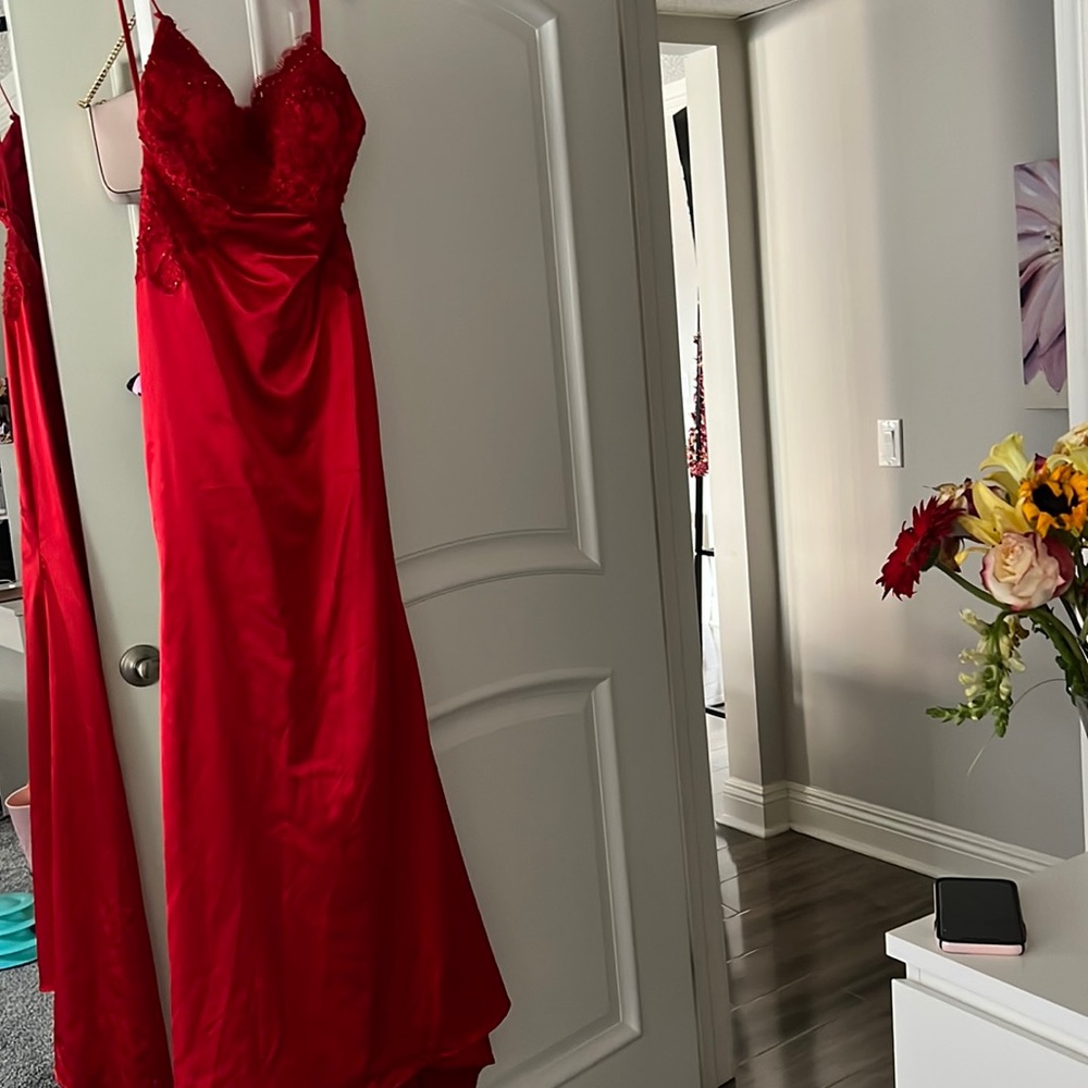 selling my prom dress